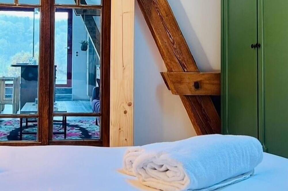 Entire apartment, La Rose des Vents, Coquet Appartement Entièrement Refait à Neuf en 2023 Avec Terrasse in Lautenbach, Parc naturel régional des Ballons des Vosges