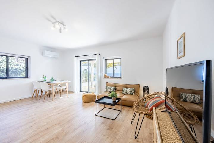 Ferienwohnung für 4 Personen, mit Terrasse und Garten in Budens