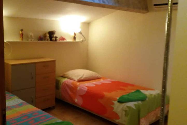 Location de vacances pour 8 personnes, avec jardin à La Crau - 4