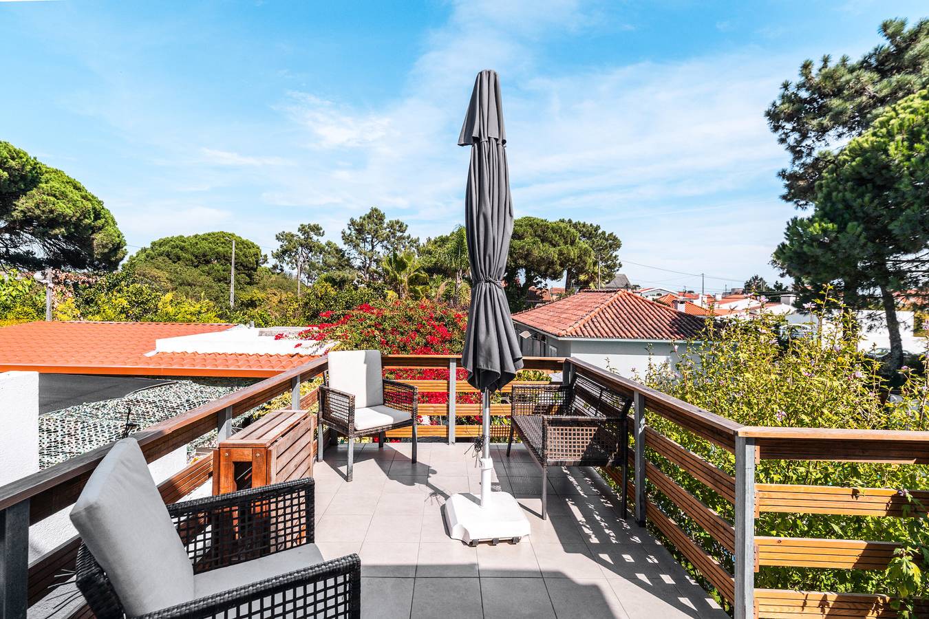 Holiday Home "Rebelsardine" with Private Pool and Wi-Fi in Aroeira, Charneca de Caparica e Sobreda