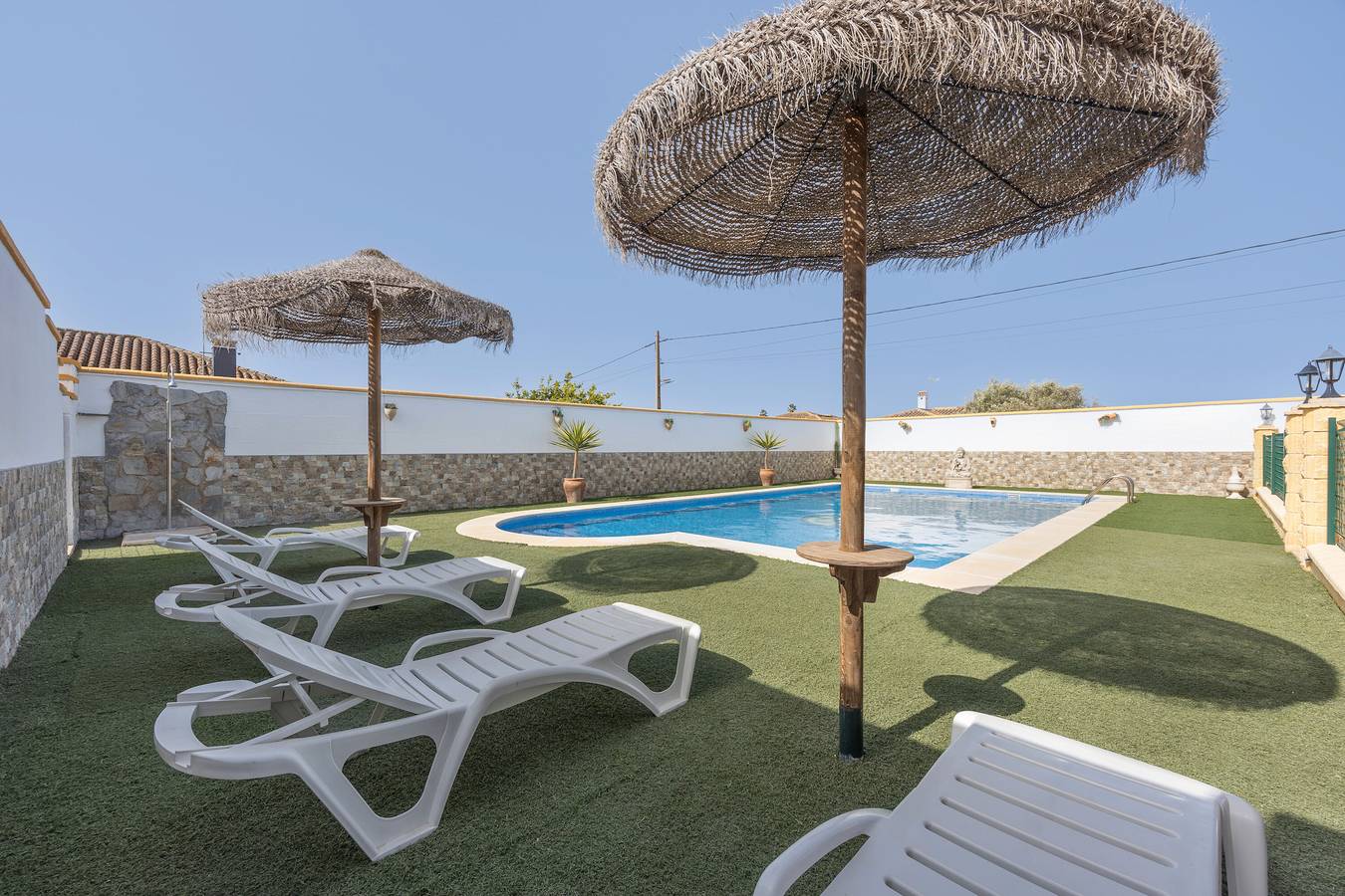 Casa de vacaciones 'Echizzo' con piscina privada, Wi-Fi y aire acondicionado in Chiclana de la Frontera, Costa de la Luz