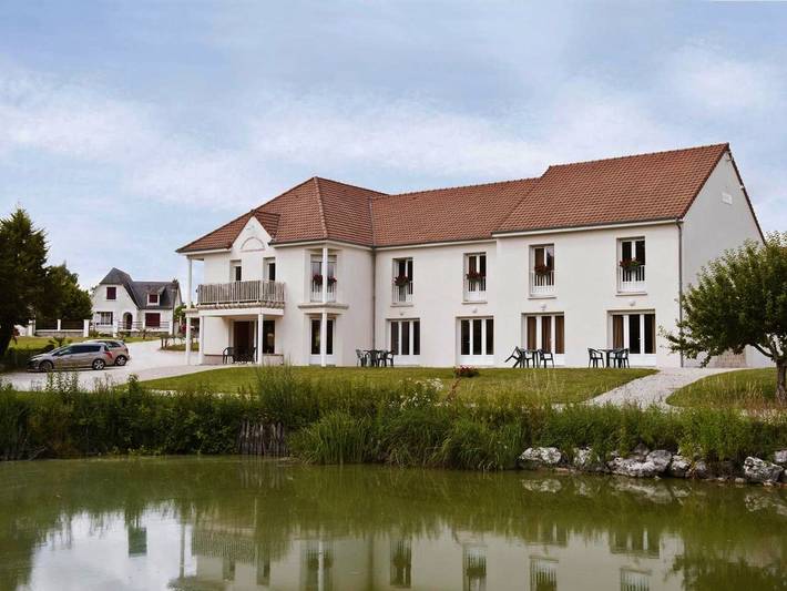 Hôtel pour 4 personnes, avec vue sur le lac ainsi que jardin et vue à Bracieux - 2