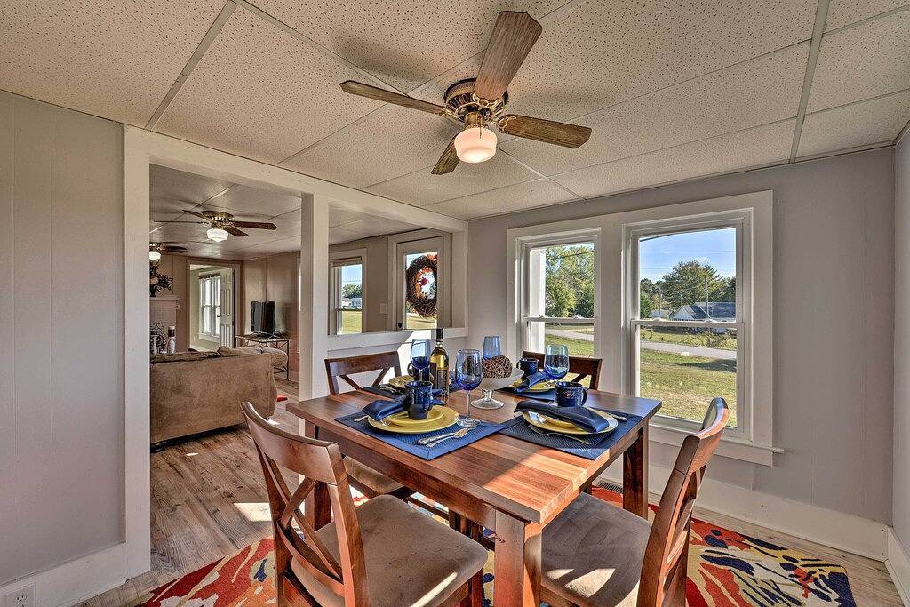 Neu! Blue Ridge Mtn Home mit Veranda ~ 6 Mi nach Lenoir! in Caldwell County