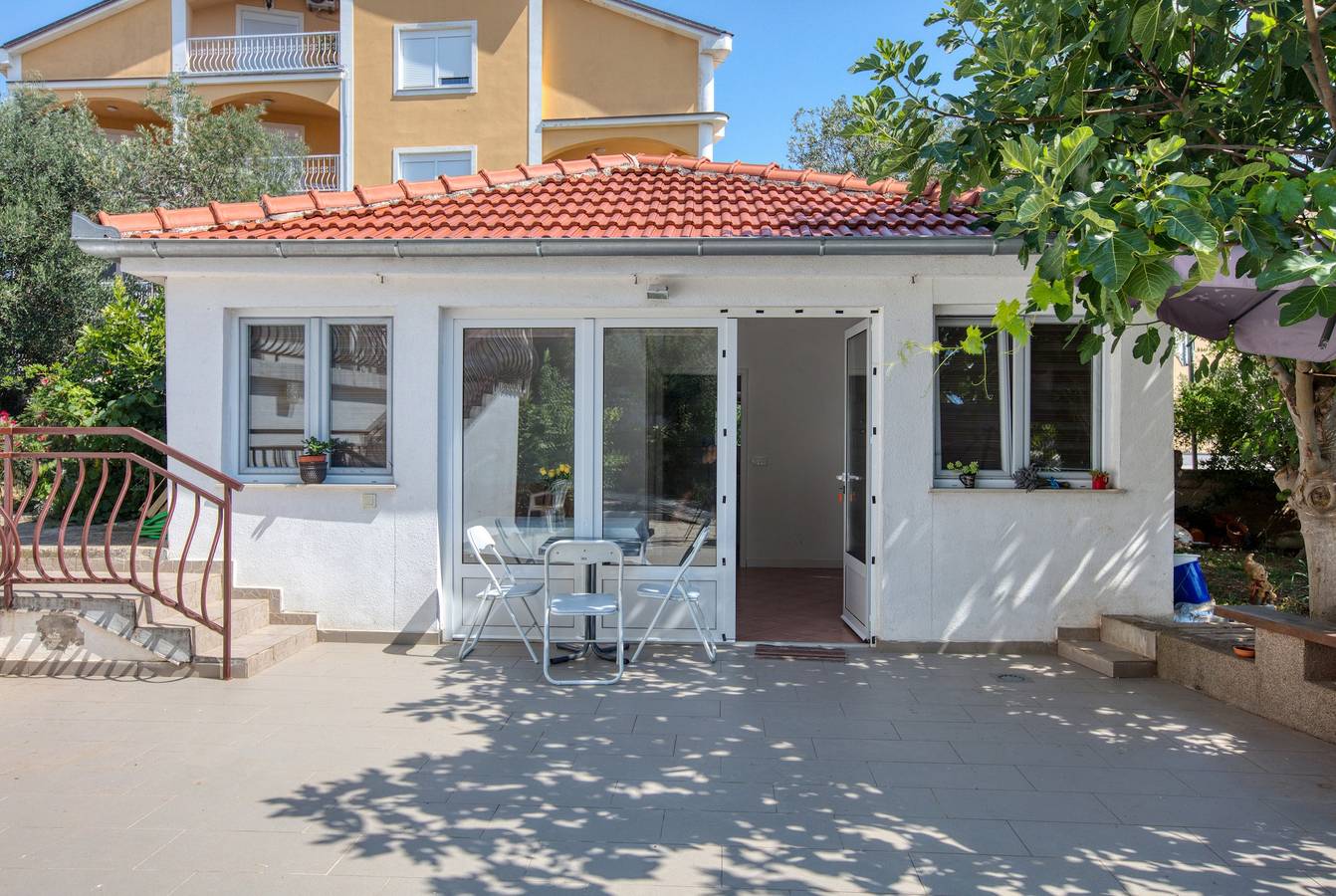 Ganze Wohnung, 1-Zimmer-Ferienwohnung mit Terrasse Biograd na Moru, Biograd A-863-f in Biograd na Moru, Zadar