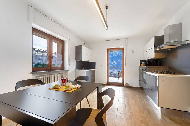 Appartement entier, Alpenglow Maison Lugon – Vue sur les montagnes à 5 minutes d’Aoste in Thuvex, Saint-Christophe