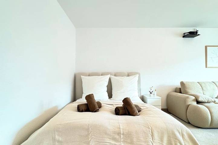 Ganze Wohnung, Stylische City Wohnung I Wifi I Kinoleinwand I Balkon I zentral in Vahrenwald-List, Hannover