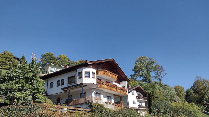 Ferienwohnung für 4 Personen, mit Ausblick und Balkon sowie Garten und Seeblick - 1