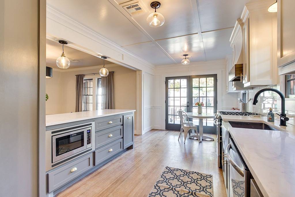 Stylischer Tudor im Okcs Urban Core in Oklahoma City, Oklahoma County