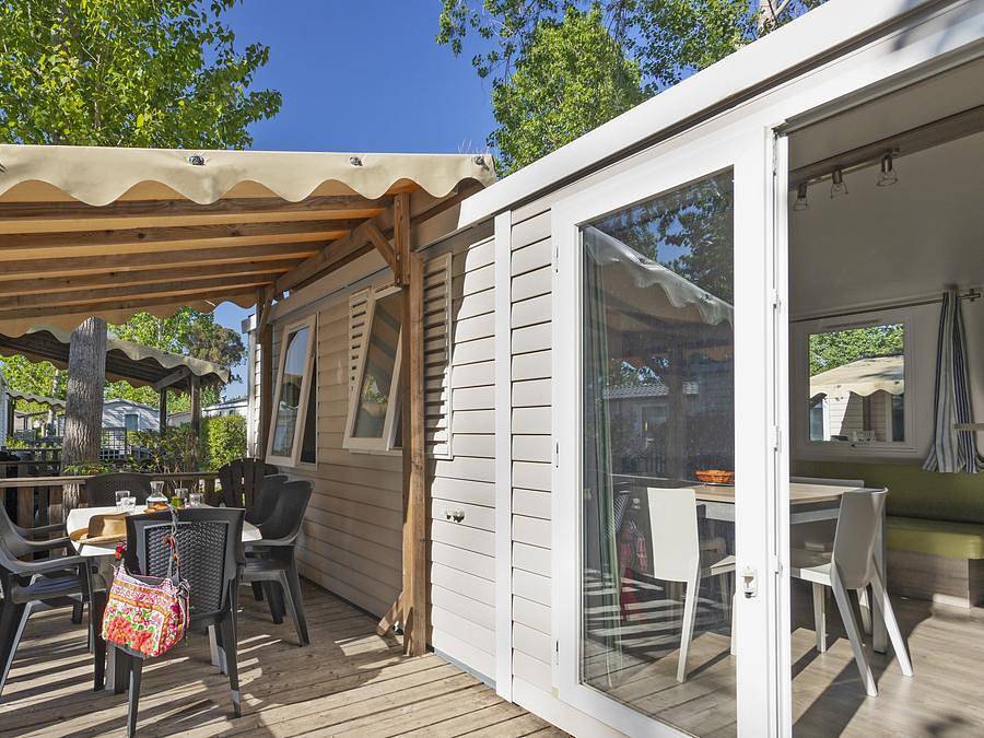 Camping Marina d'Erba Rossa - Mobilheim 6 personen - Mobilheim | Comfort Xl | 3 Zi. | 6 Pers. | Erhöhte Terrasse | Klima. in Marina d'Oru, Ghisonaccia