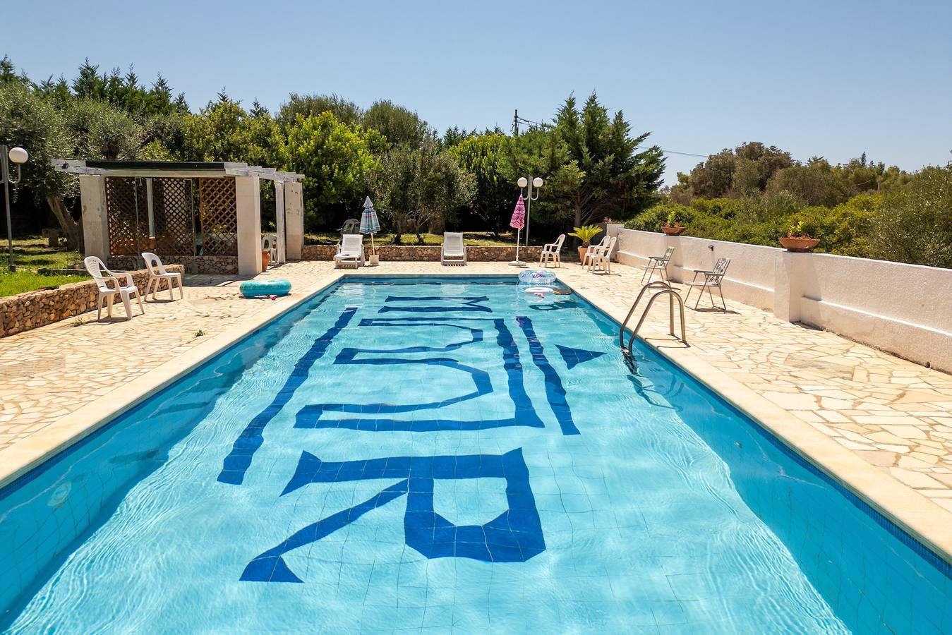 Appartamento intero, Appartamento 'Marubium - Castignano' con piscina condivisa, Wi-Fi e aria condizionata in Maruggio, Golfo di Taranto