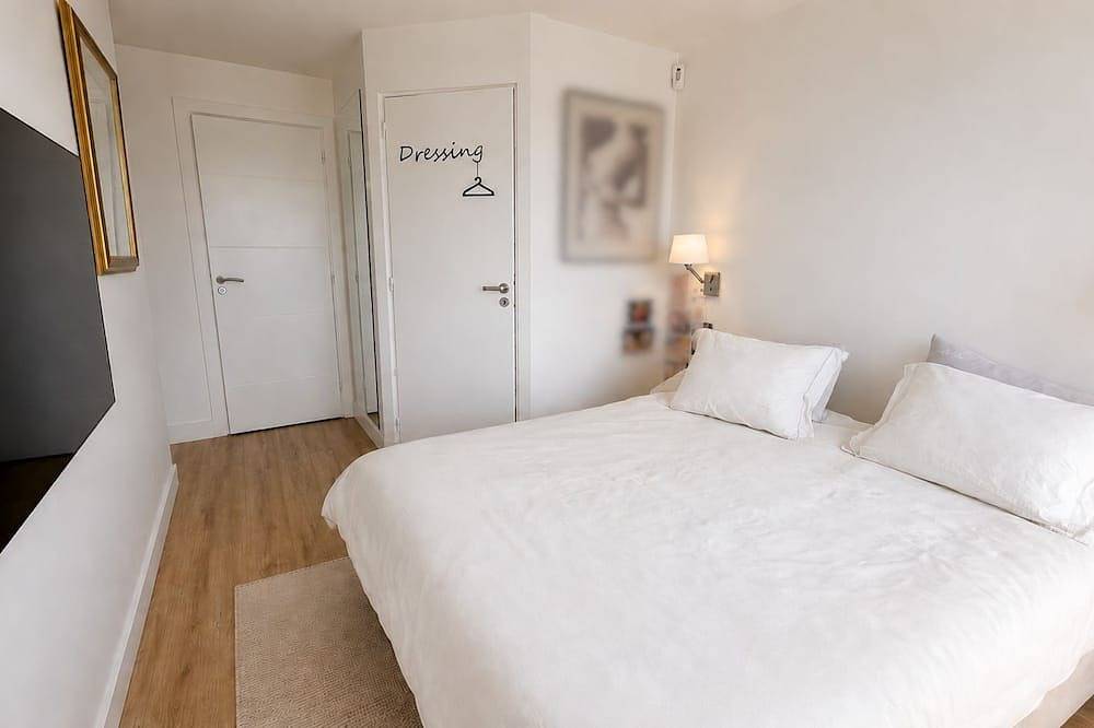 Appartement entier, Grand appartement avec vue Paris in Puteaux, Hauts-de-Seine