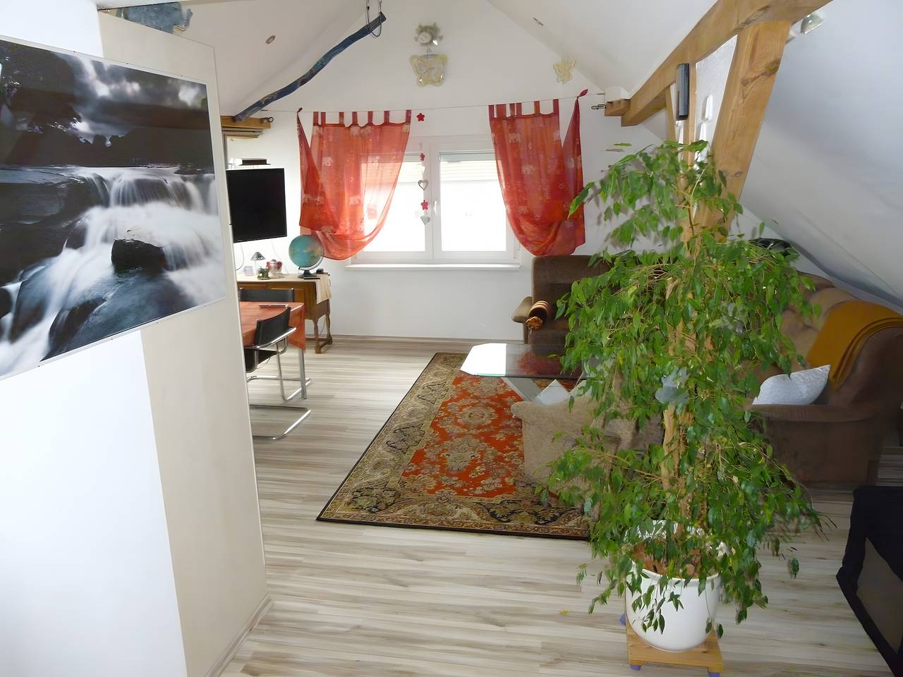 Ganze Wohnung, Ferienwohnung 'A Casa Alfred Kemmern - Neu' mit Gemeinschaftsterrasse, Wi-Fi und Klimaanlage in Kemmern, Oberfranken