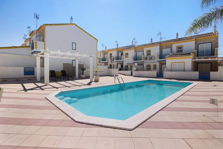 Casa de férias para 6 pessoas, com Varanda e Jardim em Manta Rota