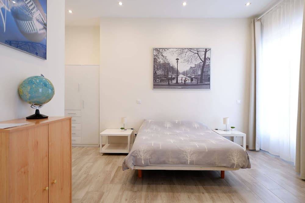 Entire apartment, Studio Sorolla in El Cabanyal in Valencia, Costa de Valencia