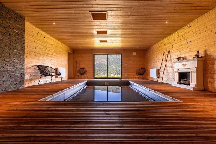 Gîte pour 8 personnes, avec piscine et terrasse dans Fontpédrouse