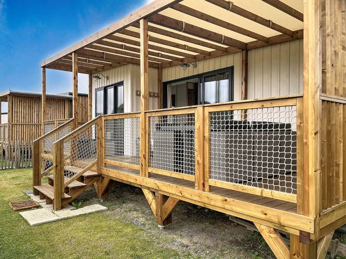 Gîte pour 6 personnes, avec terrasse ainsi que piscine et jardin dans Kairon Plage