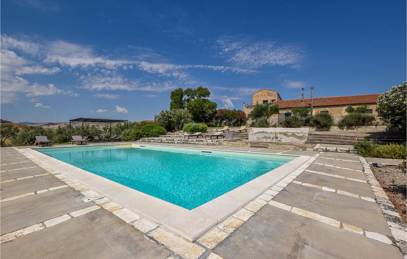 Oasi a bordo piscina: 2,5 km da Roccapalumba in Roccapalumba, Provincia di Palermo