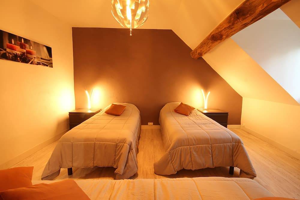Dans le village de Bèze se trouve un petit coin tranquille: Le Gîte des Remparts in Bèze (homonymie), Région de Dijon
