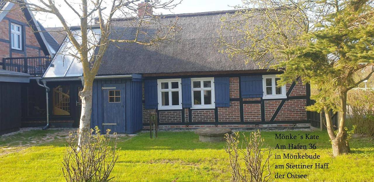 Mönkes Kate und Meer in Mönkebude, Vorpommern Greifswald