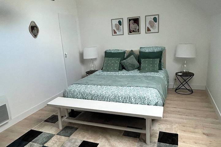 Location de vacances pour 8 personnes, avec piscine et jardin à Saint-Éloy-de-Gy - 4