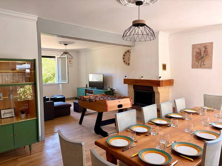 Location de vacances pour 12 personnes, avec Balcon et Terrasse ainsi que Jardin et Vue à Saint-Laurent-les-Tours - 4