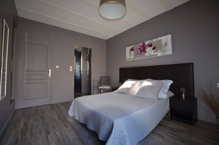 Location de vacances pour 10 personnes, avec jardin, animaux acceptés à Sainte-Eulalie-d'Olt - 2