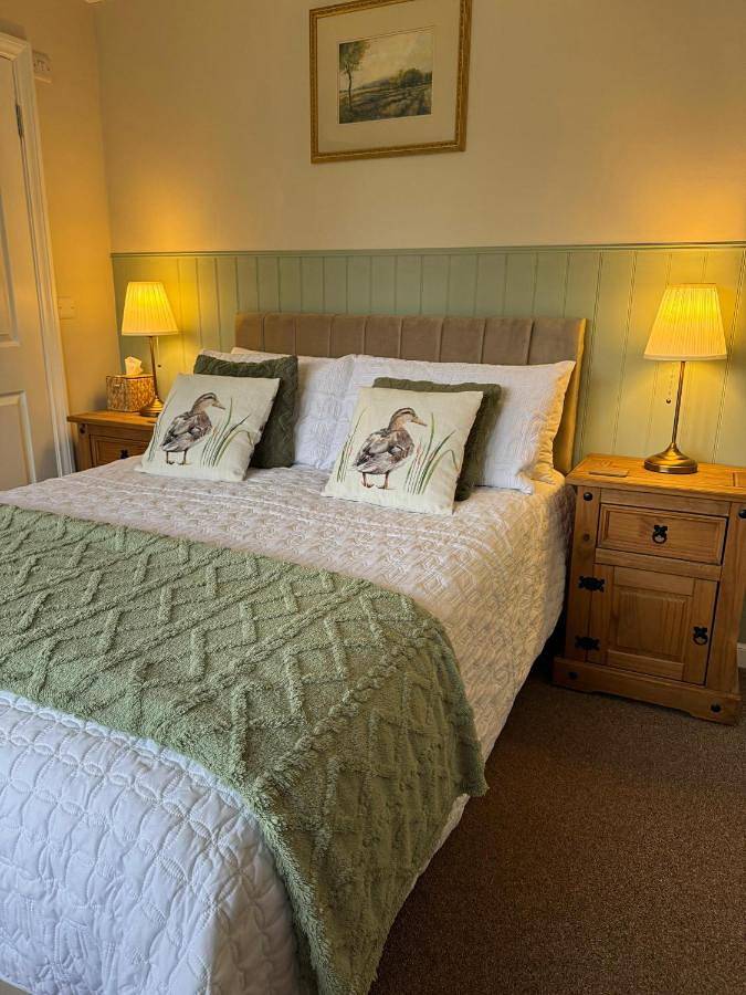 Deluxe Double Room with Shower in Northumberland