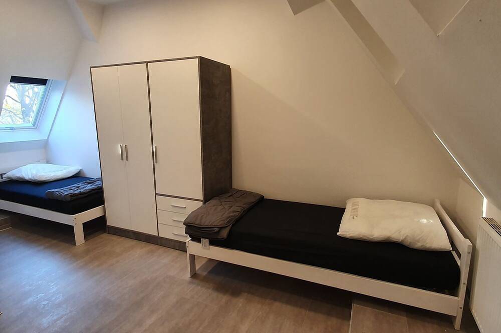 Haus für 20 Gäste in 30 Minuten bis Berlin Centrum in Hohen Neuendorf, Ruppiner Seenland