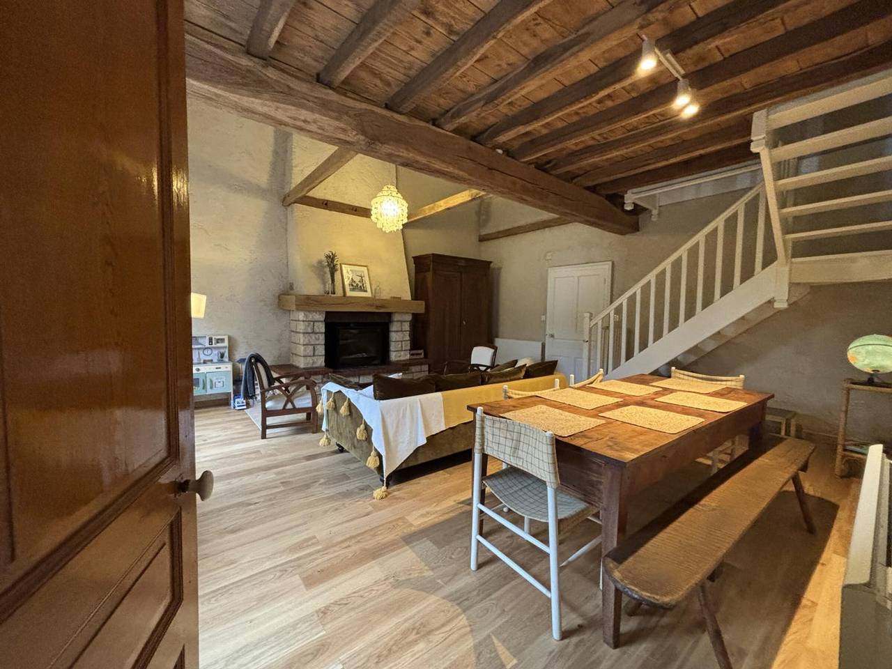 Gîte paisible 8 pers avec jardin proche Parc Le Pal in Diou, Allier