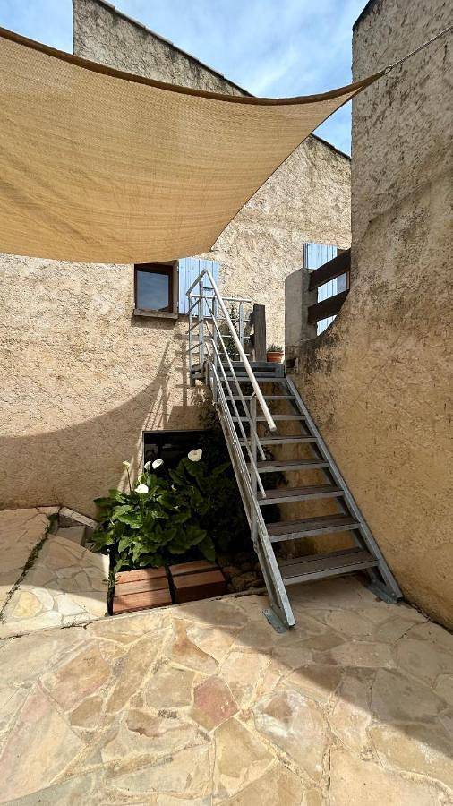 Gîte pour 4 personnes, avec piscine ainsi que vue et jardin à Manosque - 2