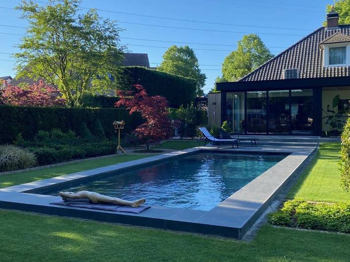 Location de vacances pour 6 personnes, avec vue et piscine ainsi que jardin et terrasse à Dilsen-Stokkem