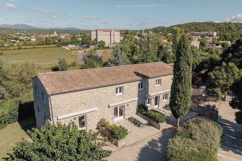 Gîte pour 8 Personnes dans Ruoms, Ardèche