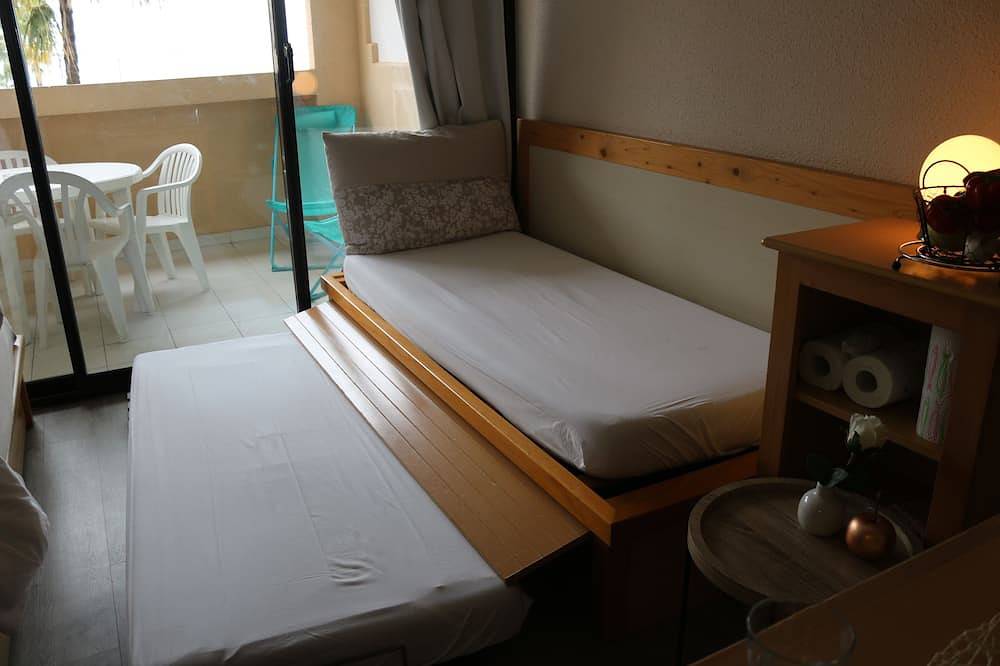 Hel leilighet, Seasonal Rental Studio 4th Floor 100Ml From The Sea in Cannes La Bocca, Cannes