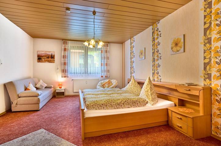 Ferienwohnung für 2 Personen, mit Balkon und Balkon/Terrasse sowie Garten