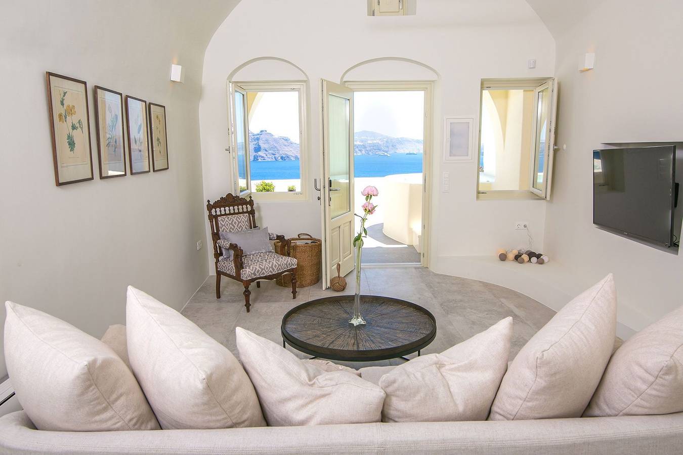 Aloy Suite in Ormos Ammoudiou, Oia
