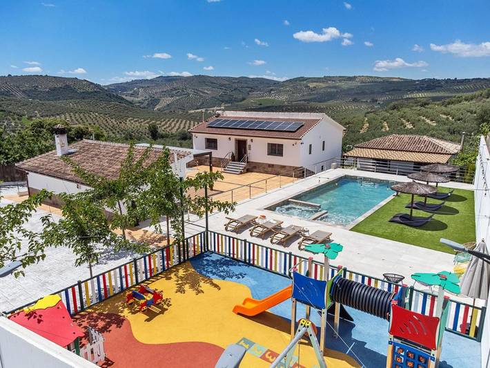 Casa rural para 16 personas, con Terraza y Jardín además de Piscina y Vistas en Montefrío - 2