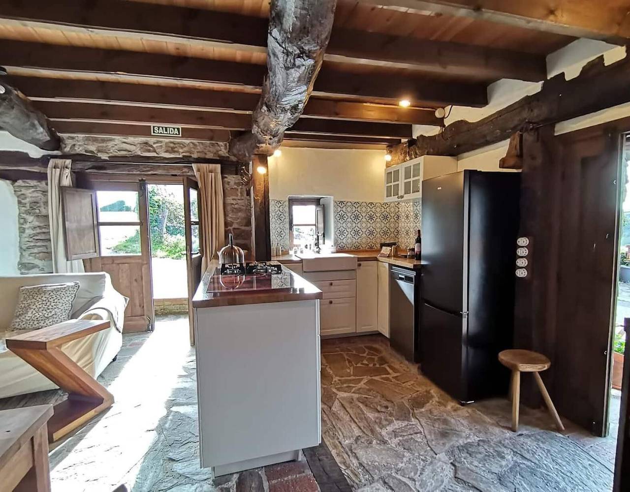 Landhuis 'Nela' met uitzicht op de bergen, privéterras en Wifi, foto 11