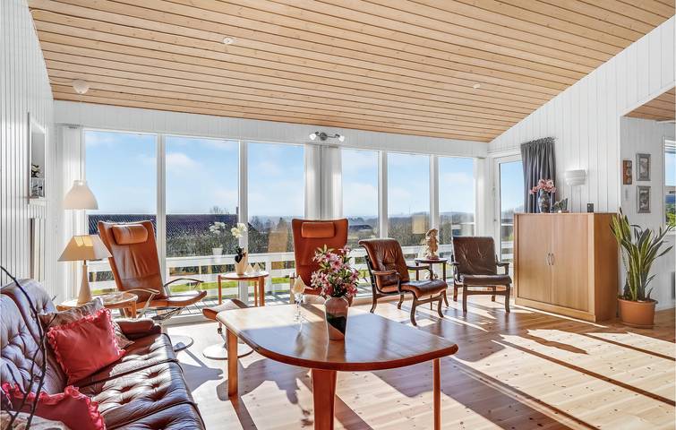 Ferienhaus für 6 Personen mit Garten in Følle Strand, Djursland
