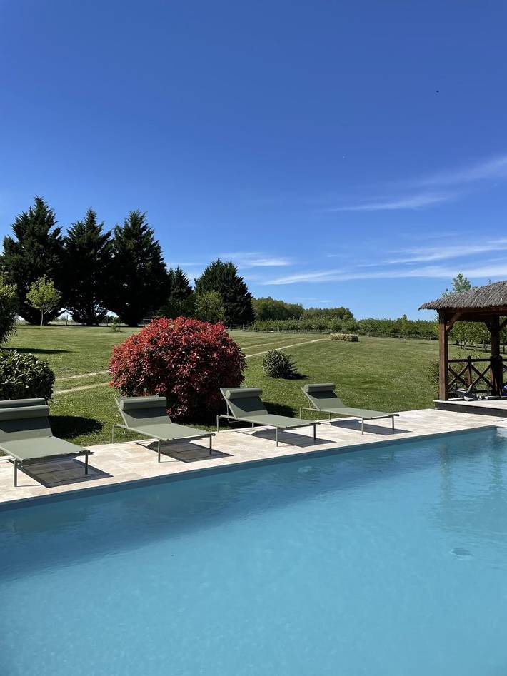 Gîte pour 16 personnes, avec terrasse ainsi que jardin et piscine dans le Lot-et-Garonne - 4