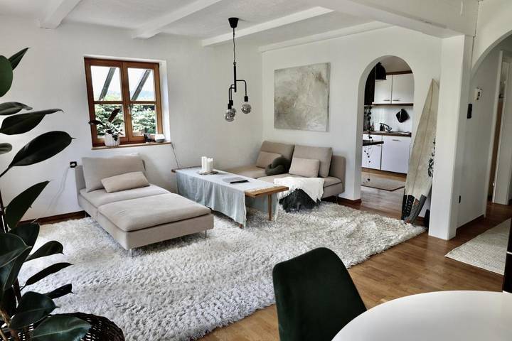 Ferienhaus für 7 Personen, mit Balkon und Terrasse sowie Garten und Ausblick in Wackersberg