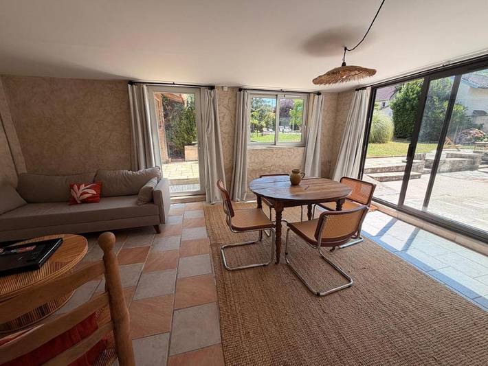 Maison de vacances pour 4 personnes, avec sauna et bassin pour enfant ainsi que jardin et piscine