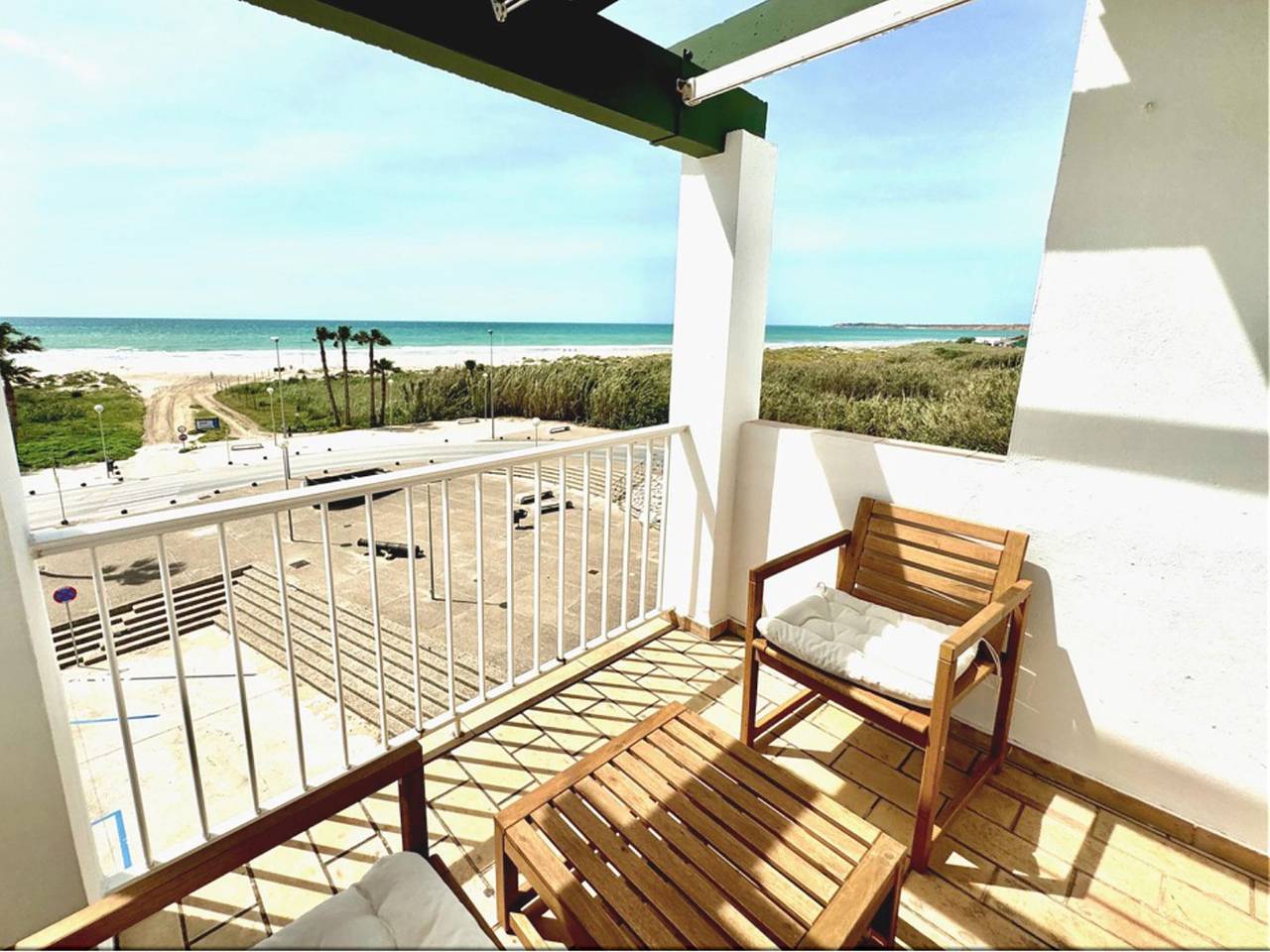 Ganze Ferienwohnung, Direkt am Paseo de Atlántico von Conil gelegen, mit 180º Meerblick in Conil de la Frontera, Costa de la Luz