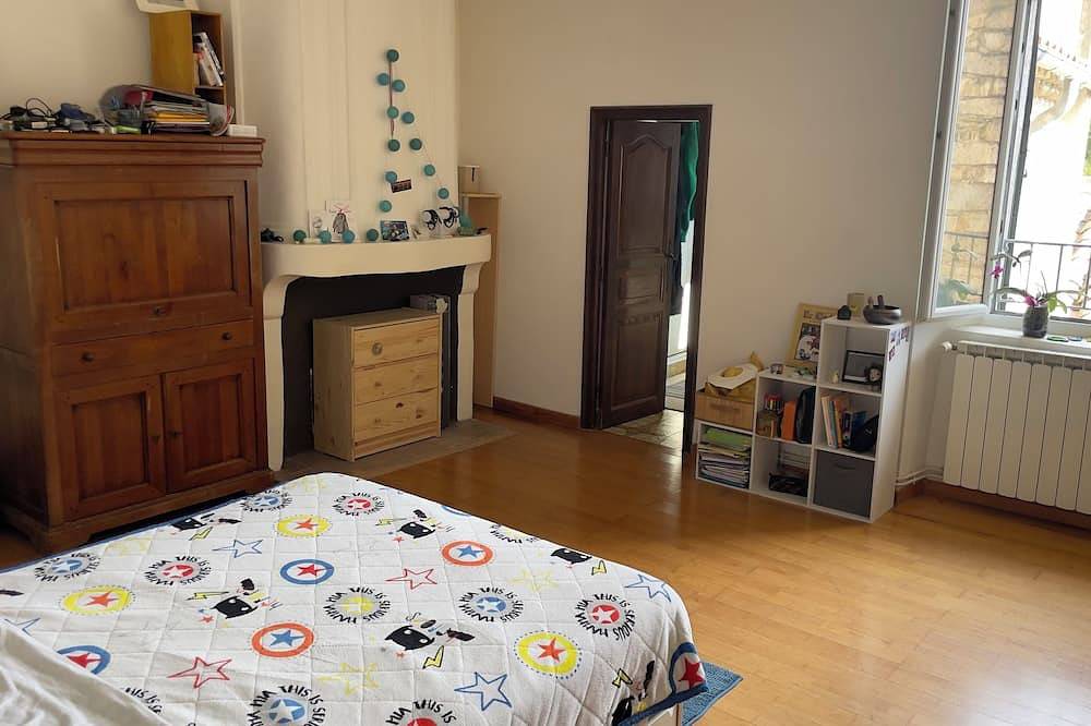 Chambre en Plein Cœur du Village de Saint Hippolyte du Fort in Saint-Hippolyte-du-Fort, Parc national des Cévennes