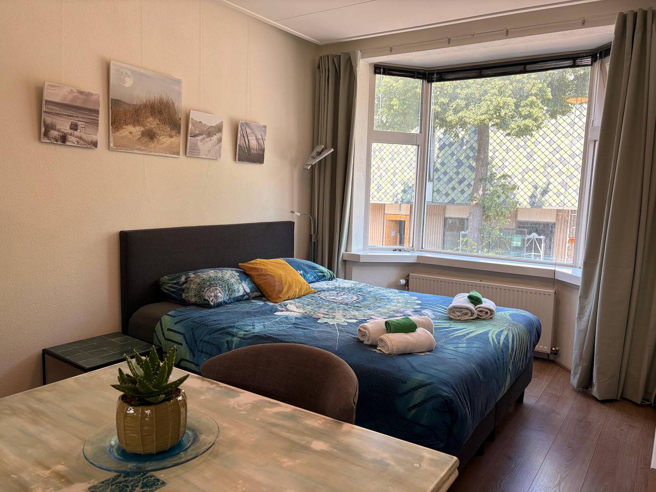 Geheel vakantieappartement, Stylish Lottus Room in Duplex Near Center & Umcg in Groningen, Provincie Groningen