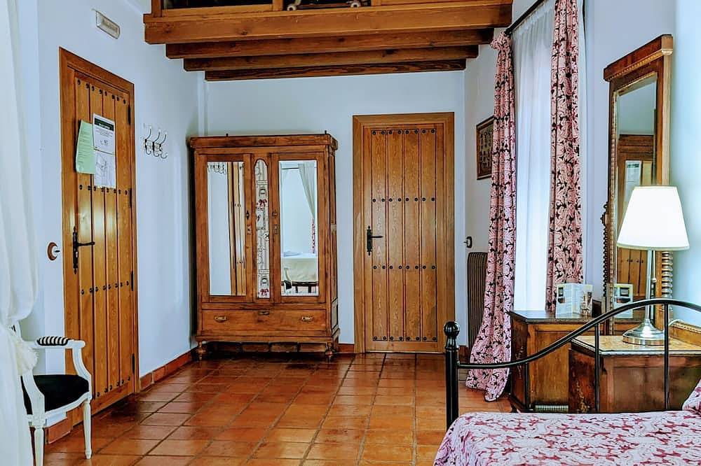 Self catering El Descanso del Peregrino for 14 people in Guadalupe (Spain), Cáceres Region