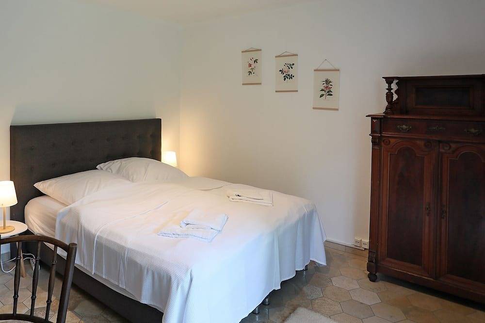Traum-Villa München-Stockdorf 22 min zur City - 290 m² Wohnfläche + Pool + Sauna in Gauting, Landkreis Starnberg