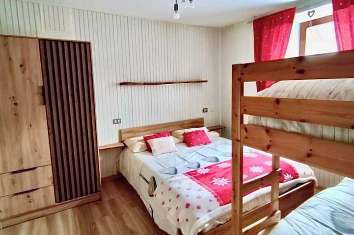 Gîte pour 4 personnes, avec Jardin à Colere