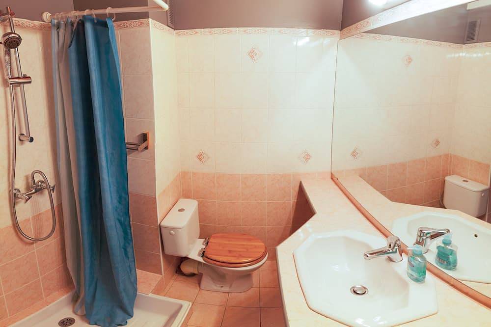 Apartamento entero, Le T2 Douillet d'Uriage -Residence Le Louvre -Chamrousse thermal cure-2/3 pers in Vaulnaveys-le-Haut, Isère