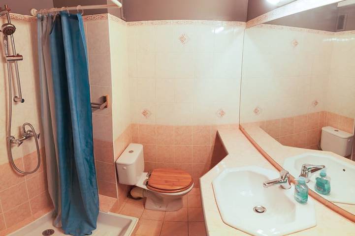 Ganze Wohnung, Le T2 Douillet d'Uriage -Residence Le Louvre -Chamrousse thermal cure-2/3 pers in Vaulnaveys-le-Haut, Isère