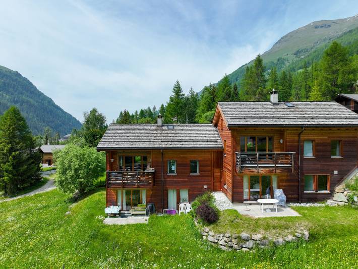 Ferienwohnung für 6 Personen, mit Balkon und Garten sowie Ausblick in Anniviers